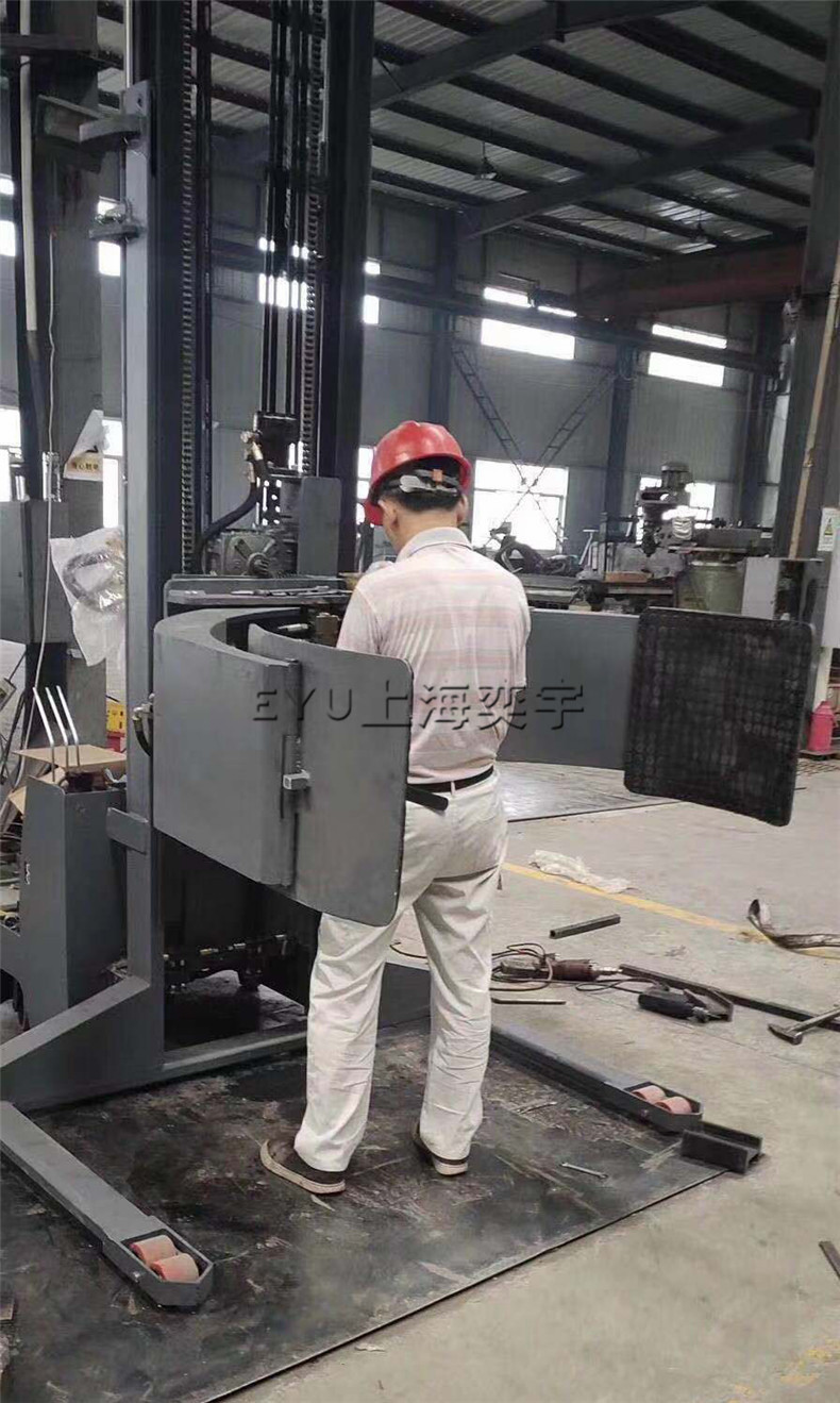 加寬腿電動(dòng)翻轉(zhuǎn)紙筒夾抱車(chē)