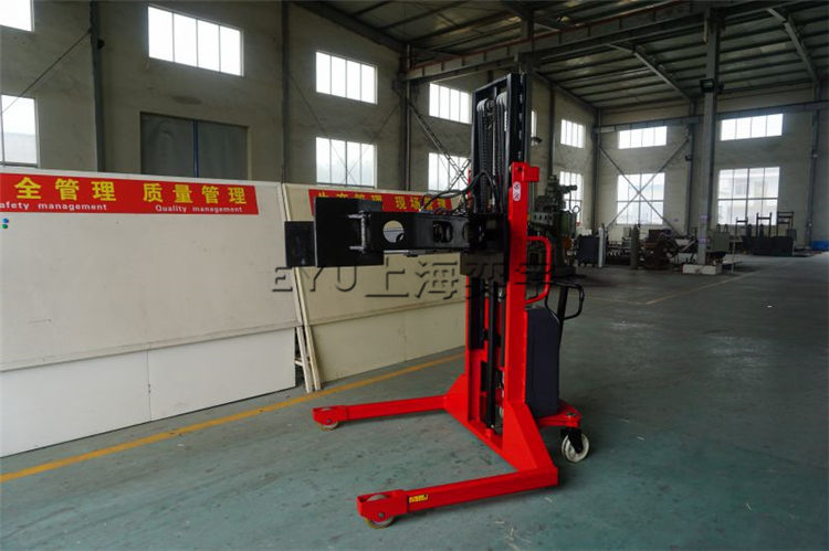 半電動(dòng)卷膜卷材夾抱翻轉(zhuǎn)車