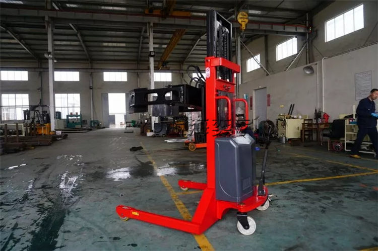 半電動(dòng)卷膜卷材夾抱翻轉(zhuǎn)車